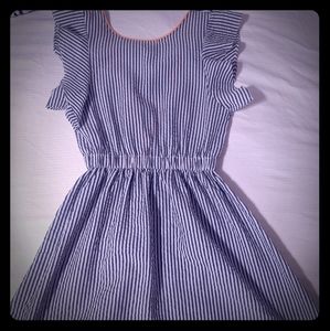 Seersucker V-back dress